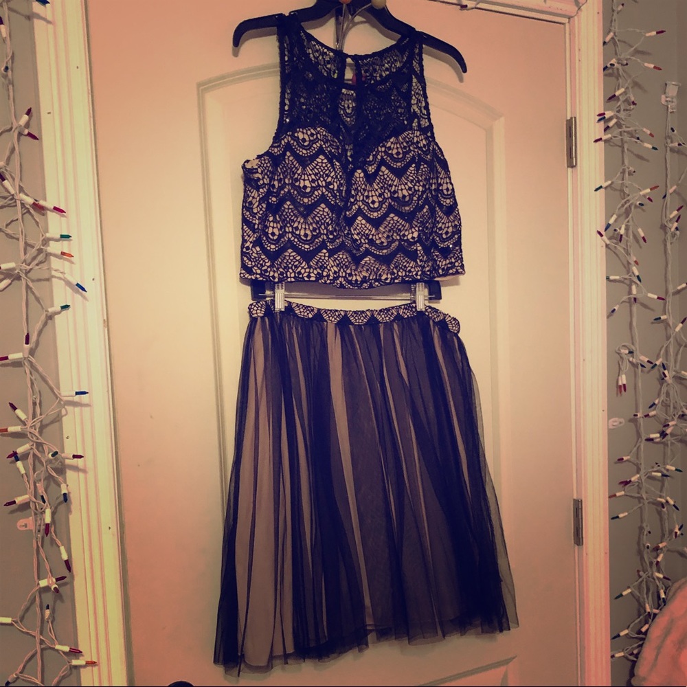 I am selling my 2 piece 2019 homecoming dress!
